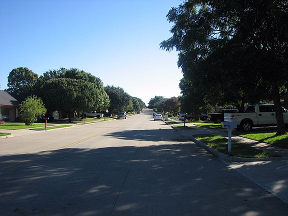 5th image of 6617 N Park Dr
