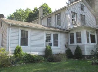 7 Darraugh Ln, Sparrow Bush, NY 12780