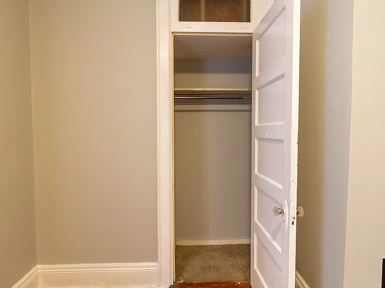 1711 Main St #F — Photo 11