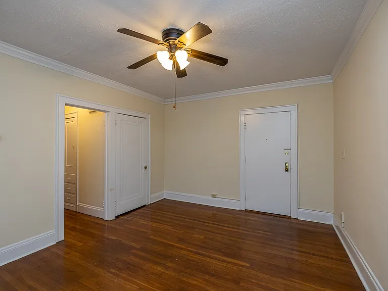 Mapleview Apartments — Photo 26