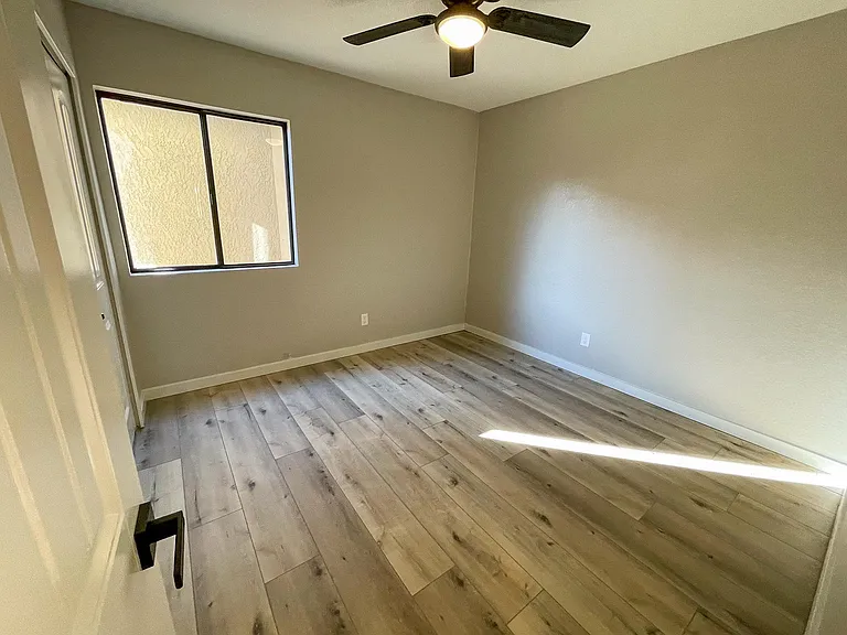 4506 Buena Loma Way #B — Photo 6
