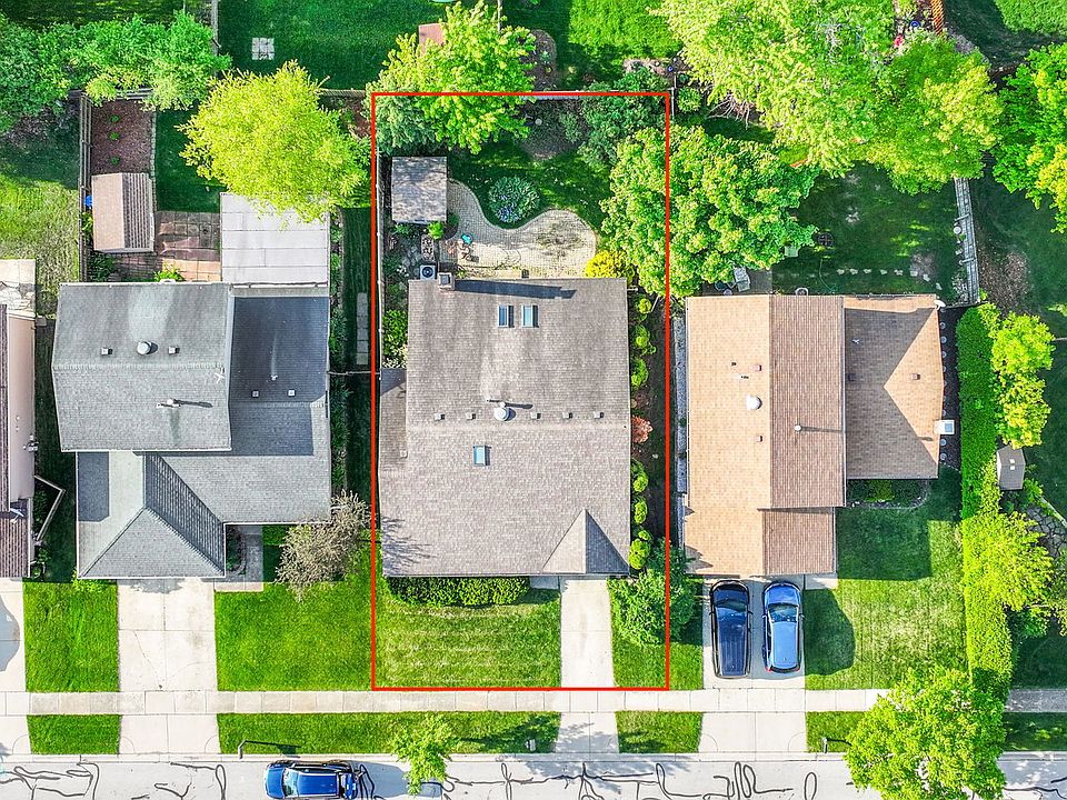 2nd image of 2380 Goldfinch St