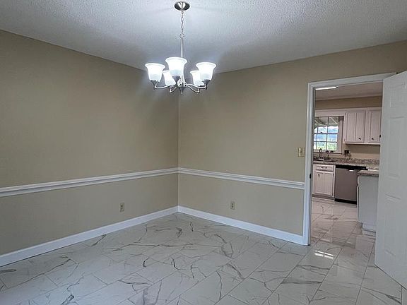 5th image of 619 Springfield Dr