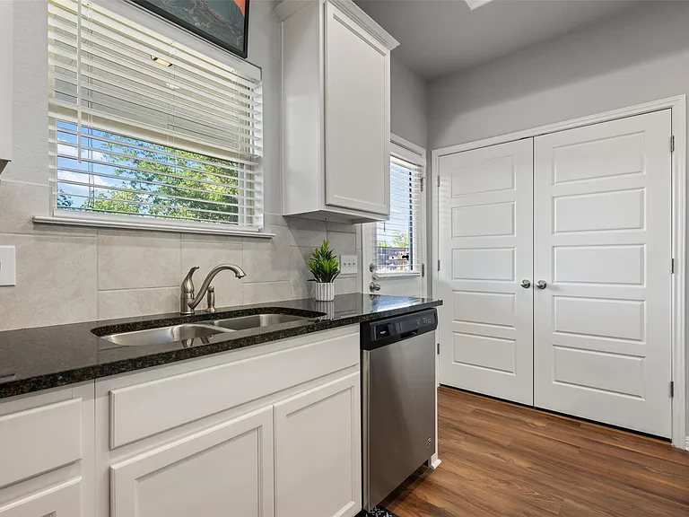 1404 Jenkins Bnd #11 — Photo 13