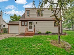 660 S Huth Rd, Cheektowaga, NY 14225