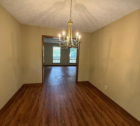 3rd image of 8351 Post Oak Ct
