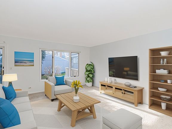 5th image of 210 Lakeshore Ln #210