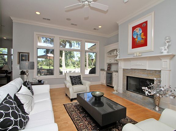2nd image of 6 Leamington Ln