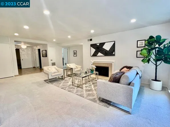 1100 Sharon Park Dr APT 15, Menlo Park, CA 94025