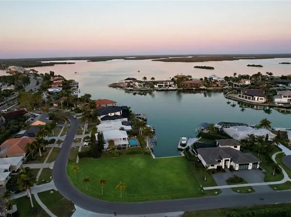 711 Fairlawn CT, MARCO ISLAND, FL 34145