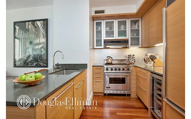 Rented by Douglas Elliman | media 7