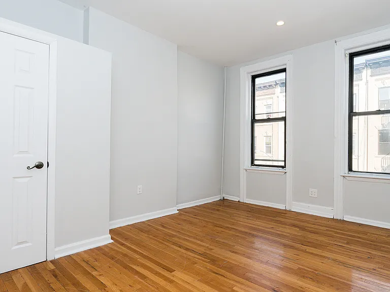 309 Jefferson St #4L — Photo 4