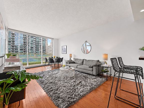 4th image of 1 Shore Ln APT 1009