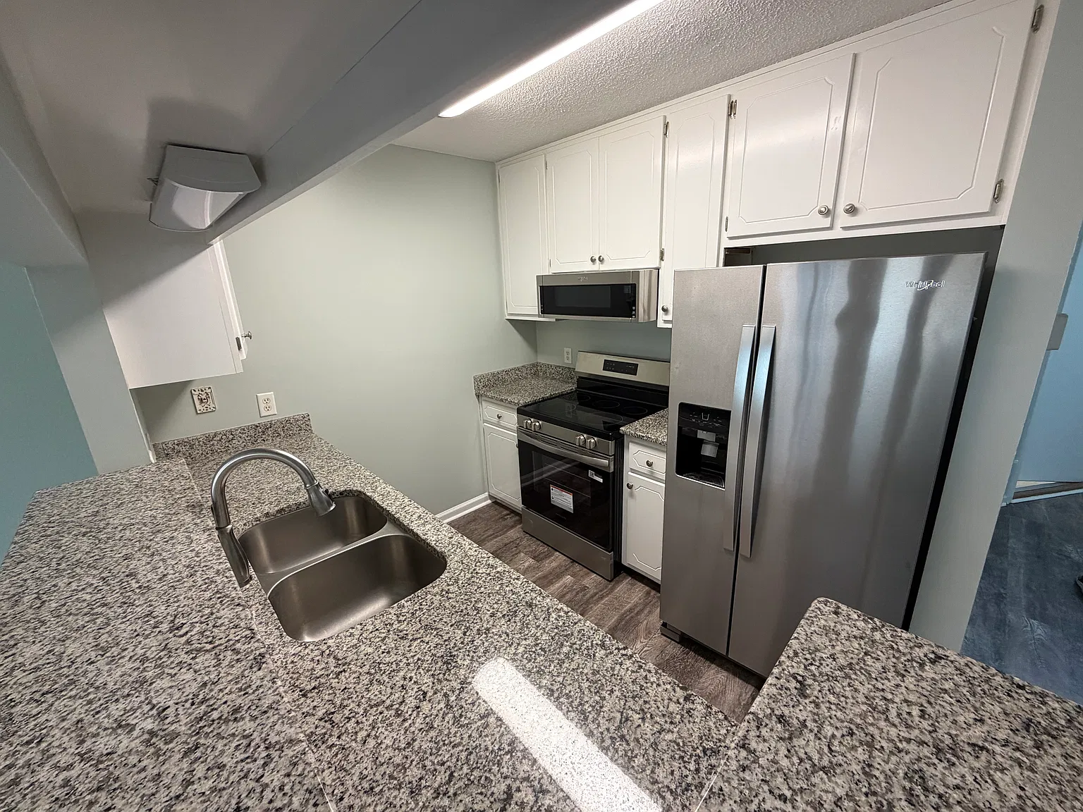 2 bed, 2.5 bath, 1380 sqft, $1,350 — Photo 4