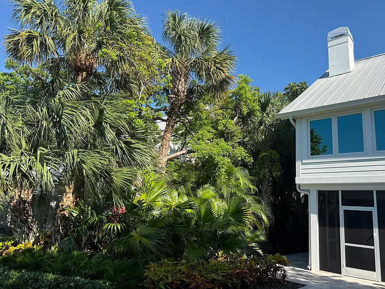 512 Periwinkle Way — Photo 40