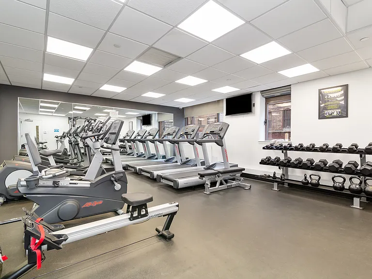 311 W 50th St #5G — Photo 8
