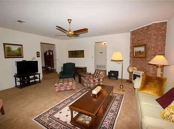 4th image of 373 Farm Road 1501 Spur
