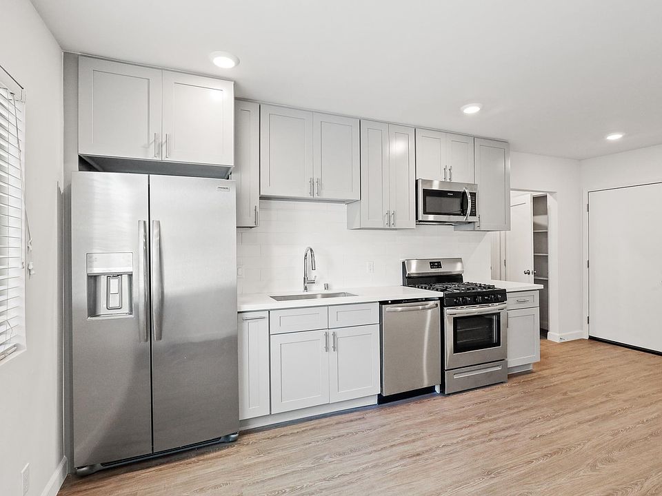 1st image of 11680 Ohio Ave #207