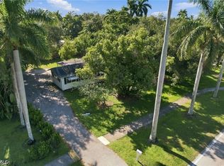 10461 McGregor Blvd, Fort Myers, FL 33919