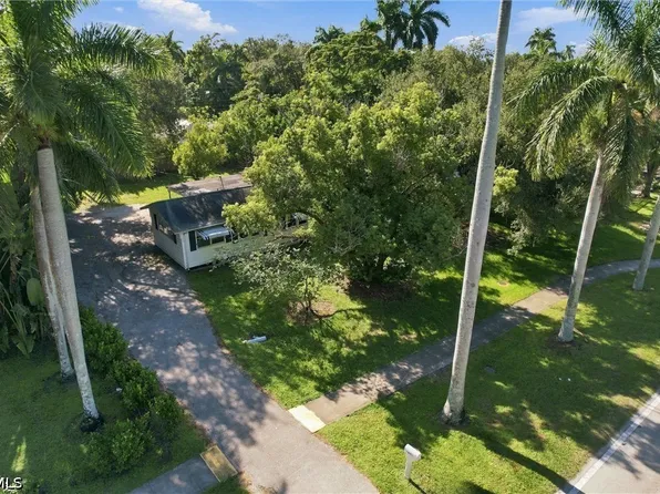 10461 McGregor Blvd, Fort Myers, FL 33919