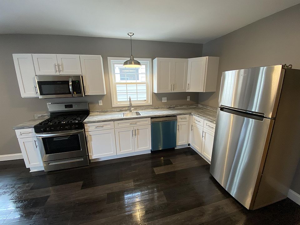 1st image of 292 Willett St #1