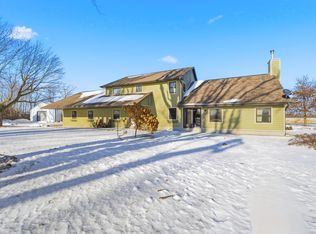 W8594 Hooyman Rd, Shiocton, WI 54170
