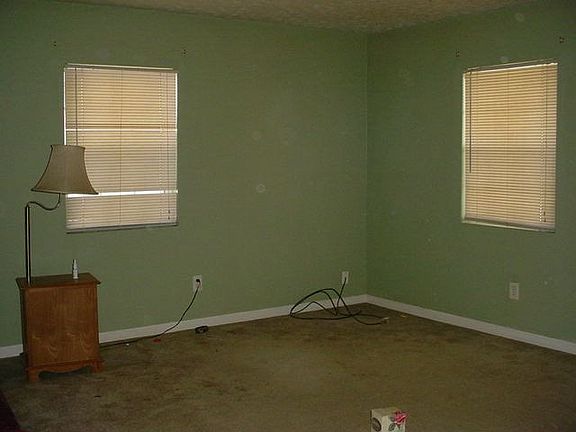 3rd image of 1613 W 3rd St