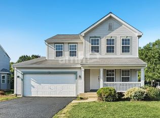 204 Winding Trl, Genoa, IL 60135