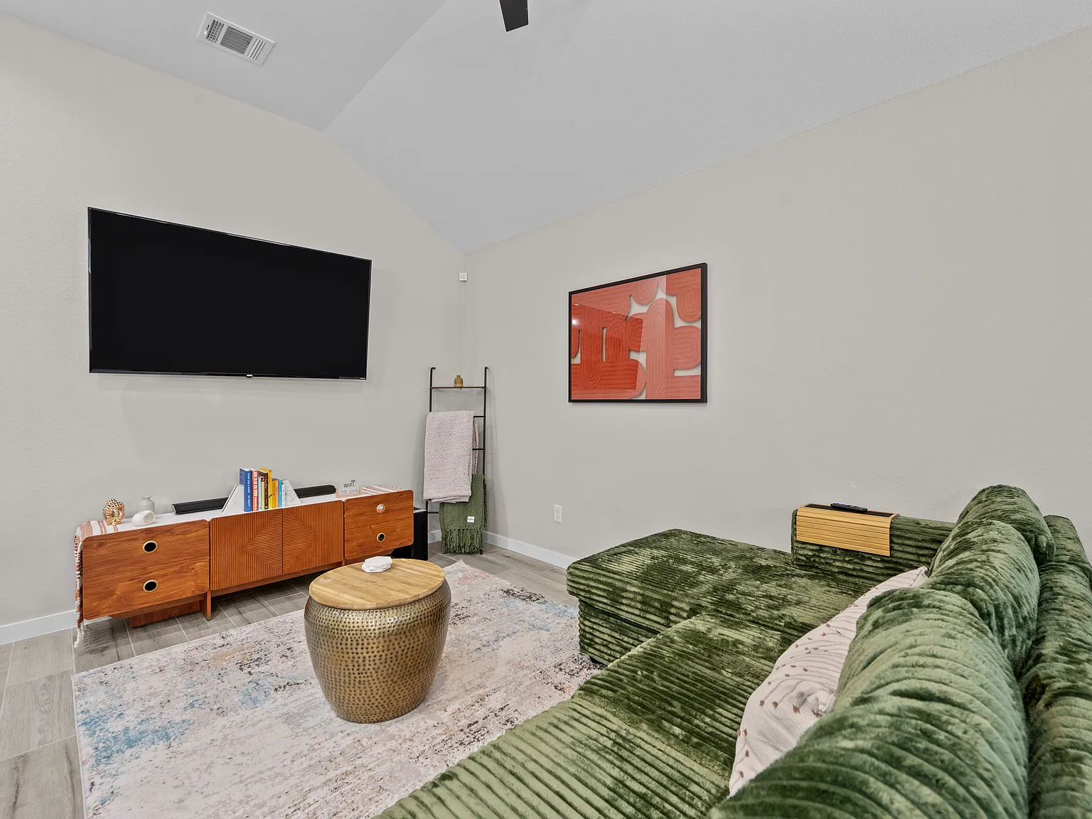 9024 Sherbourne St — Photo 4