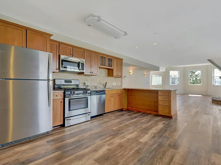170 Undercliff Ave — Photo 10