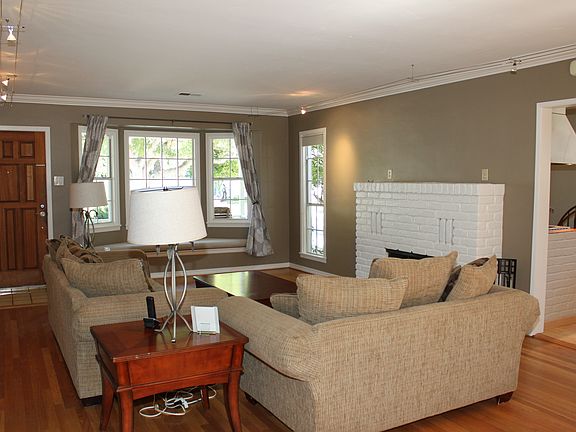 3rd image of 387 Lincoln Ave