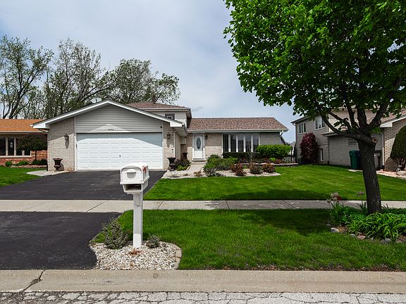 2nd image of 9242 Pepperwood Dr