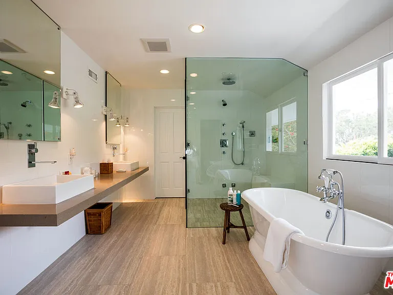 29225 Cliffside Dr — Photo 21