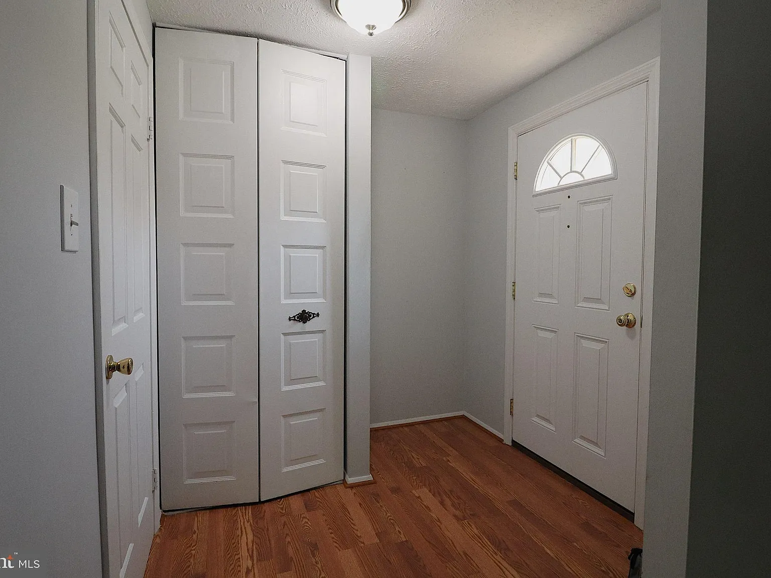 3 bed, 3.5 bath, 1696 sqft, $3,100 — Photo 3
