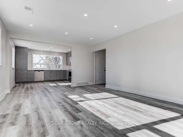 60 Rockport Cres #3, Richmond Hill, ON L4C 2L6