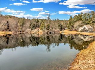 21 Hidden Cove Ln, Hendersonville, NC 28739