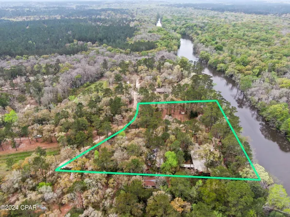 3640 Lucianne Dr, Vernon, FL 32462