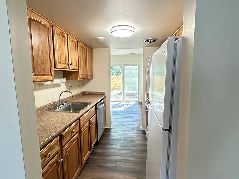 9459 Greenhill Ct — Photo 5