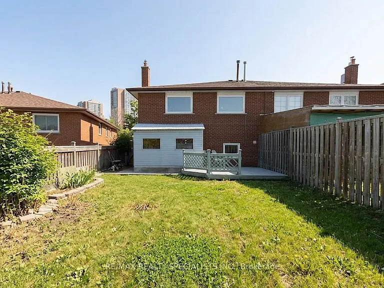 4279 Woodington Dr — Photo 15