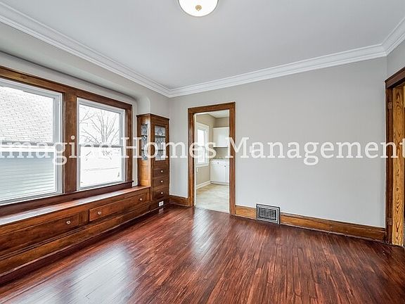 5th image of 15115 Arden Ave