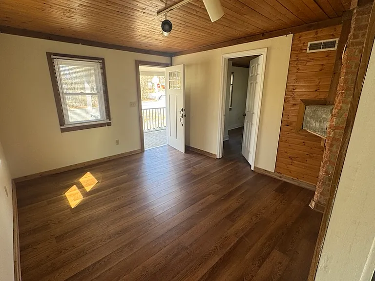 503 Green St — Photo 5
