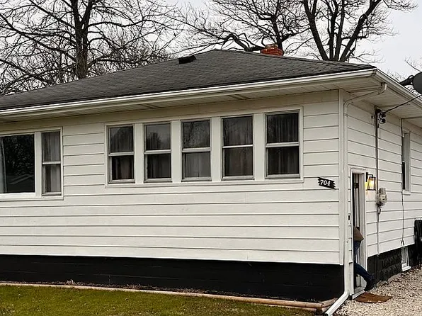 704 E 2nd North St, Mount Olive, IL 62069