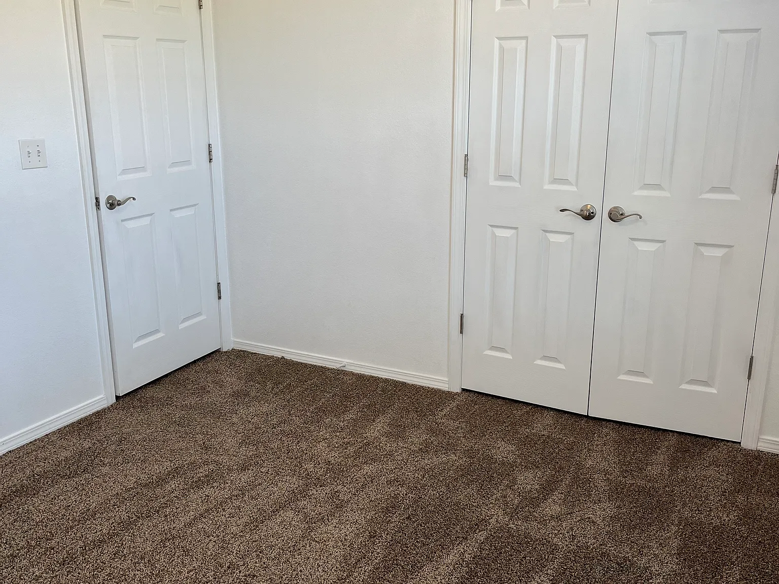 3 bed, $1,300 — Photo 4