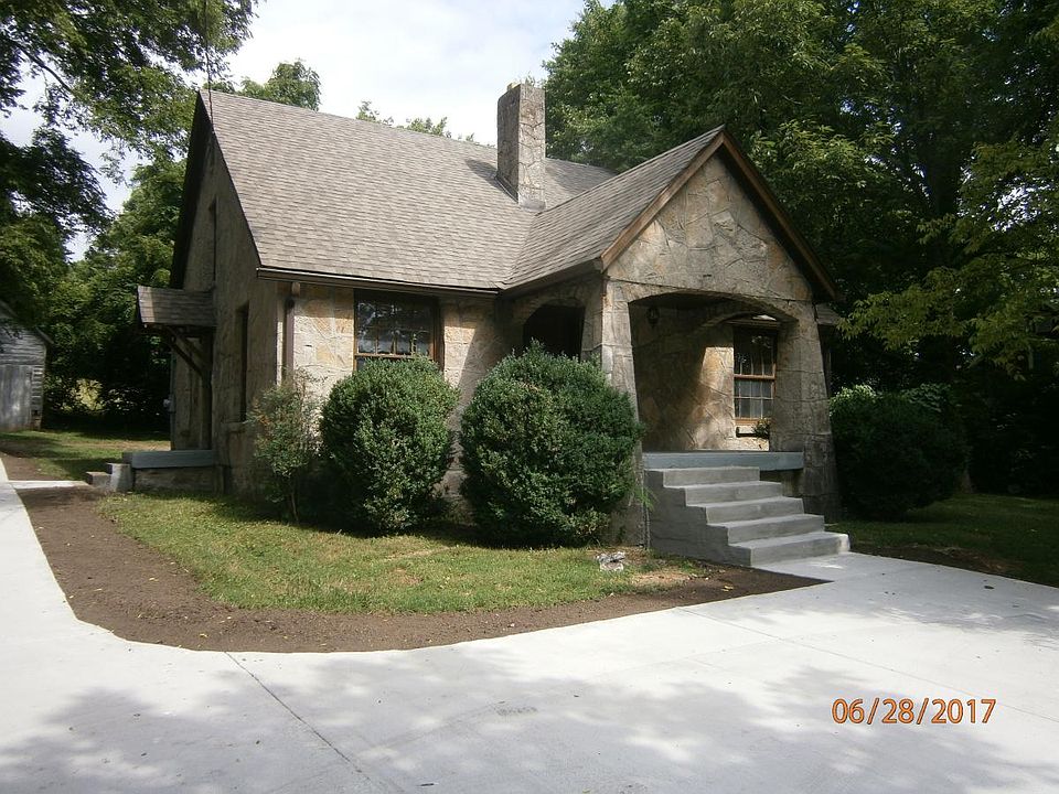 709 North Dickerson Pike