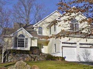 36 Deepwoods Ln, Old Greenwich, CT 06870