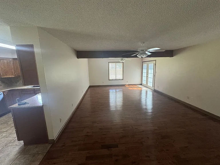 605 E Maplewood St — Photo 5