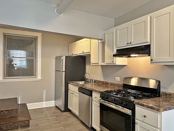 5th image of 326 S Austin Blvd #330-1N