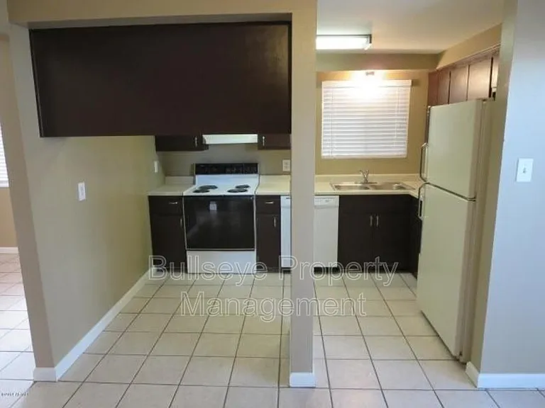 1901 S Farmer Ave #1901 — Photo 11