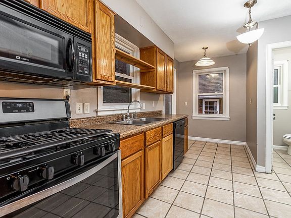 2025 Lincoln Ave, Dubuque, IA 52001 | MLS #148628 | Zillow