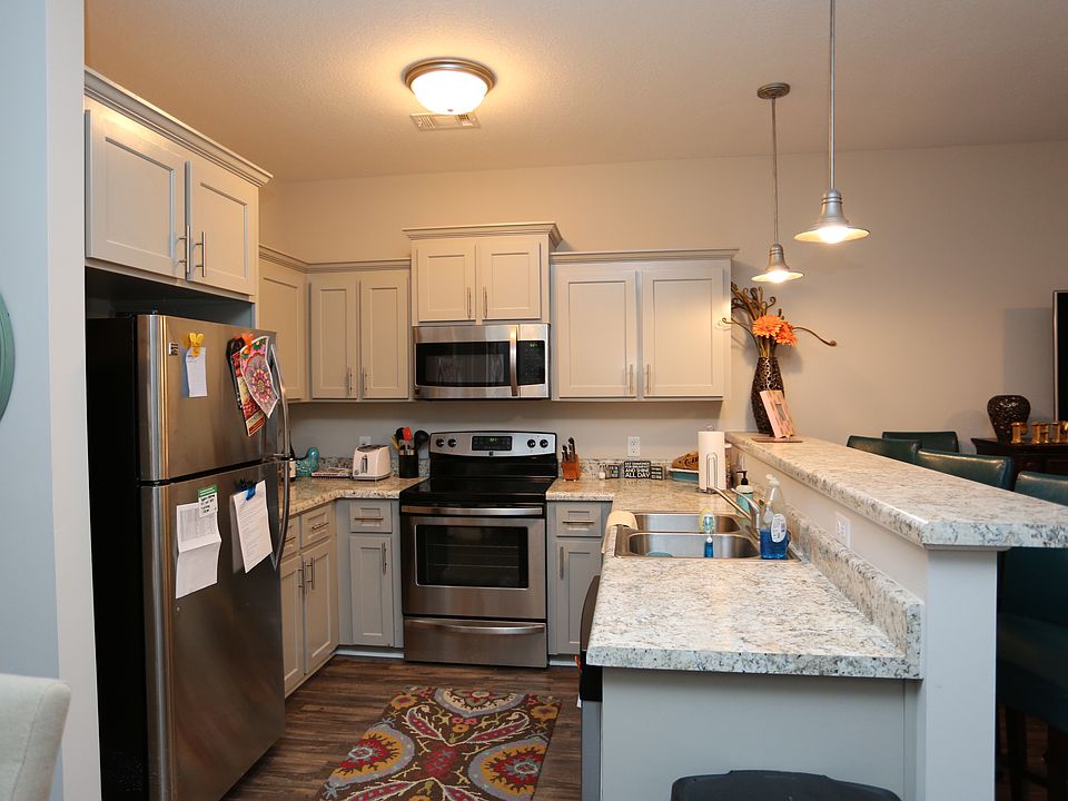 2nd image of 218 Herschel Dr APT A